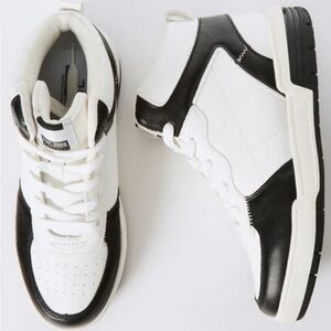 Terra High Top Sneaker